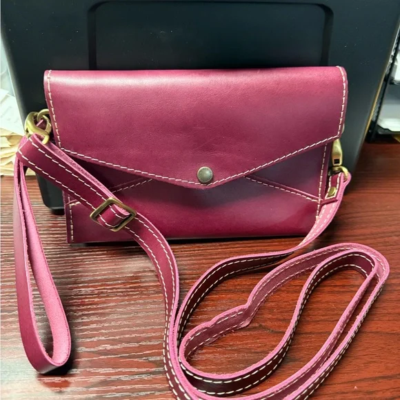 PLG Boysenberry envelope like new - Picture 3 of 4